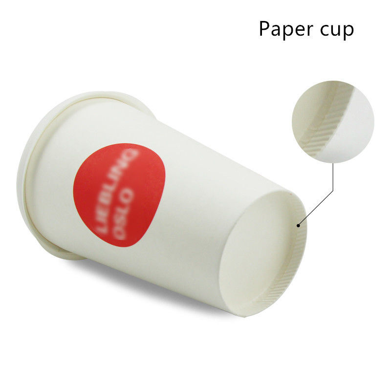 Compostable PLAは280gsmタケ繊維のペーパー飲むコップを並べた